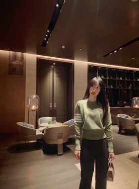 Sin boutique【北欧街道】橄榄绿针织衫上衣女秋冬新套头短款毛衣