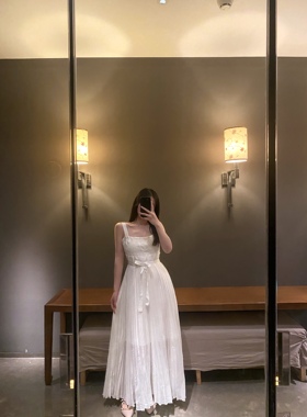 Sin boutique  高级感优雅Di@r晚宴茶歇裙法式吊带气质白色连衣裙