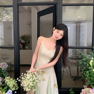 实拍春季 温柔吊带连衣裙度假气质鱼尾绿色长裙女 新中式