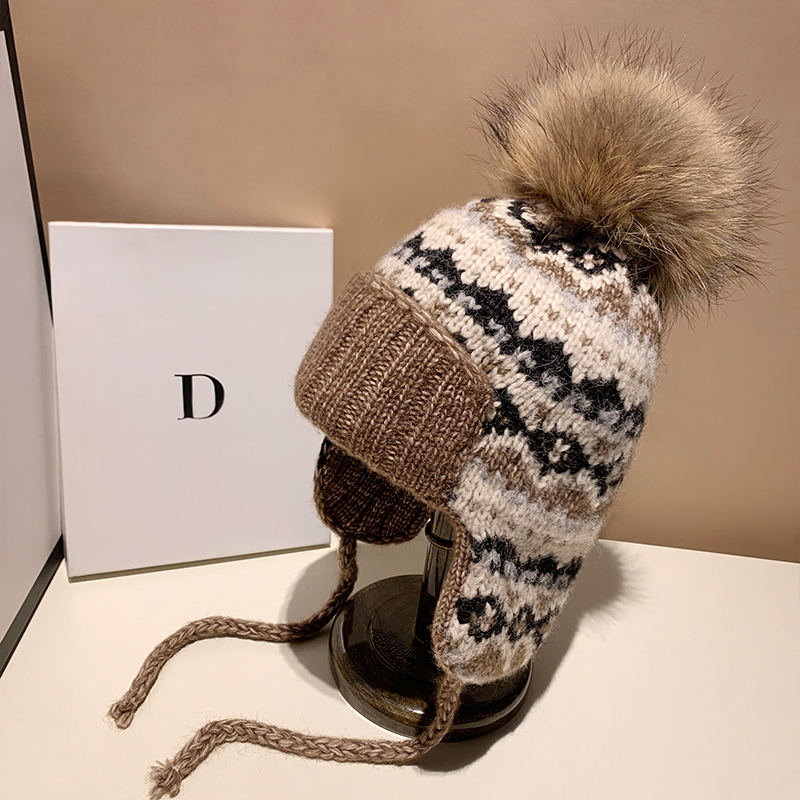 费尔岛提花毛球护耳帽女冬季百搭