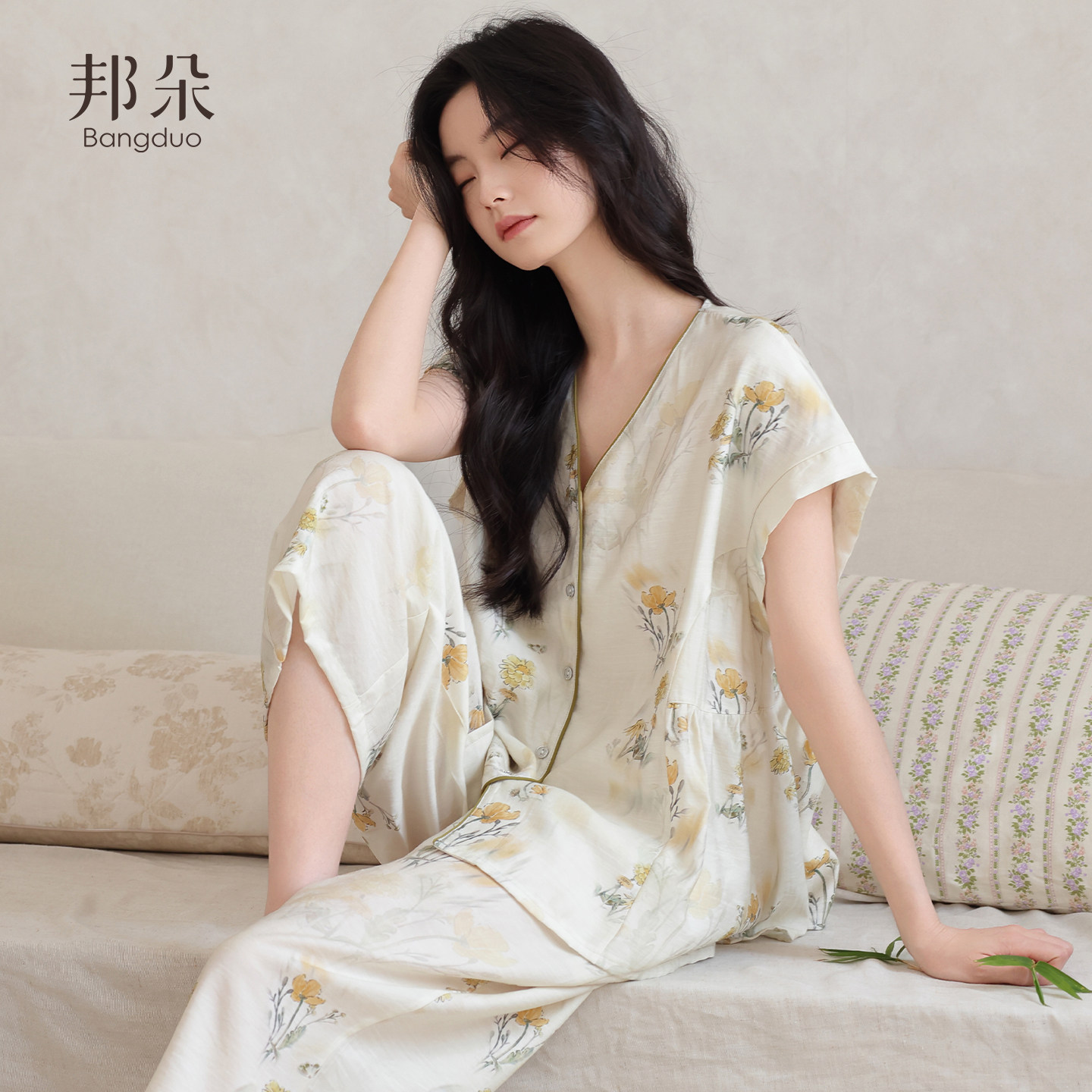 带胸垫睡衣女夏季莱赛尔短袖七分裤薄款中年妈妈休闲可外穿家居服