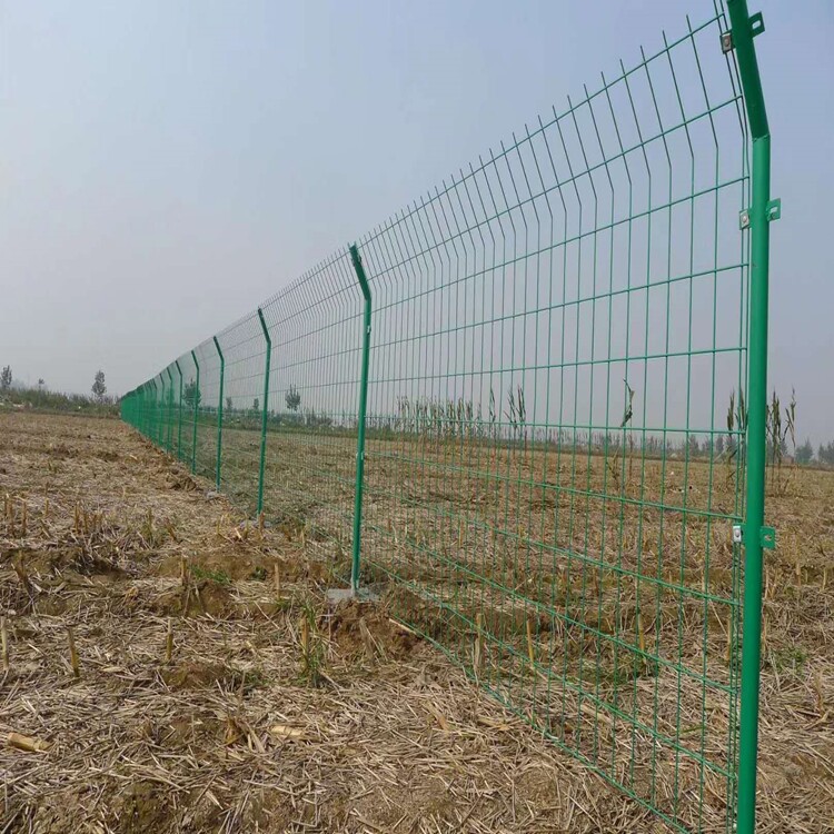 双边丝护栏网厂家现货工地果园防护网圈地围栏高速公路隔离护栏网