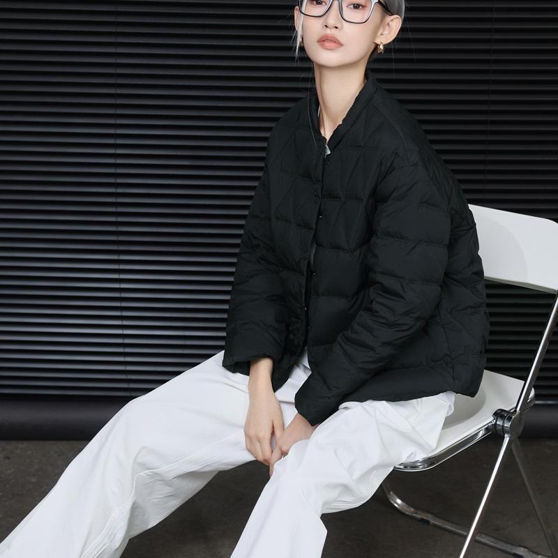 孔米出品轻薄款立领女装2024新款冬季时尚修身外套羽绒服