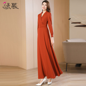 高级感茶橘色连衣裙长袖2026春春秋新款高端奢华气质超长裙到脚踝