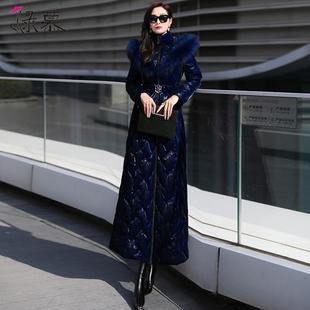 2025年冬季新品蓝色定制奢华大毛领超长款过年战袍女白鸭绒外套