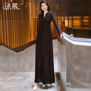 高级感植绒提花连衣裙2026春春秋新高端奢华大牌气质修身显瘦长裙