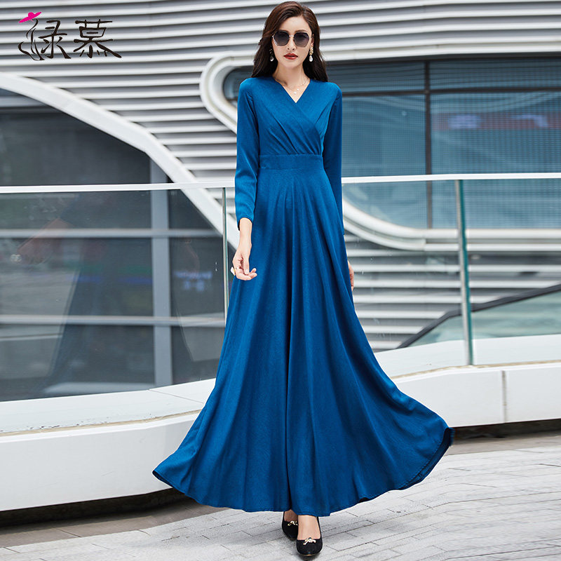 孔雀蓝色连衣裙女2025春春秋新款收腰显瘦气质减龄高端大摆长裙
