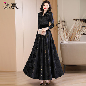 黑色连衣裙女长款2026春季新款今年流行高级植绒拼接气质修身长裙