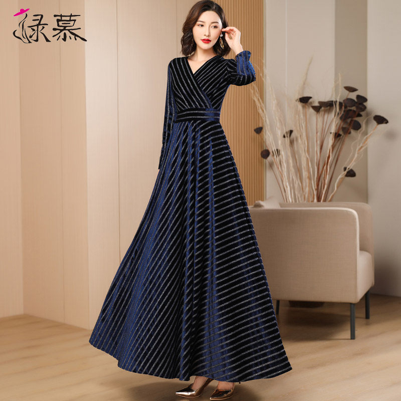 2026春春秋新藏蓝色条纹连衣裙收腰大摆气质金丝绒大摆长裙到脚踝