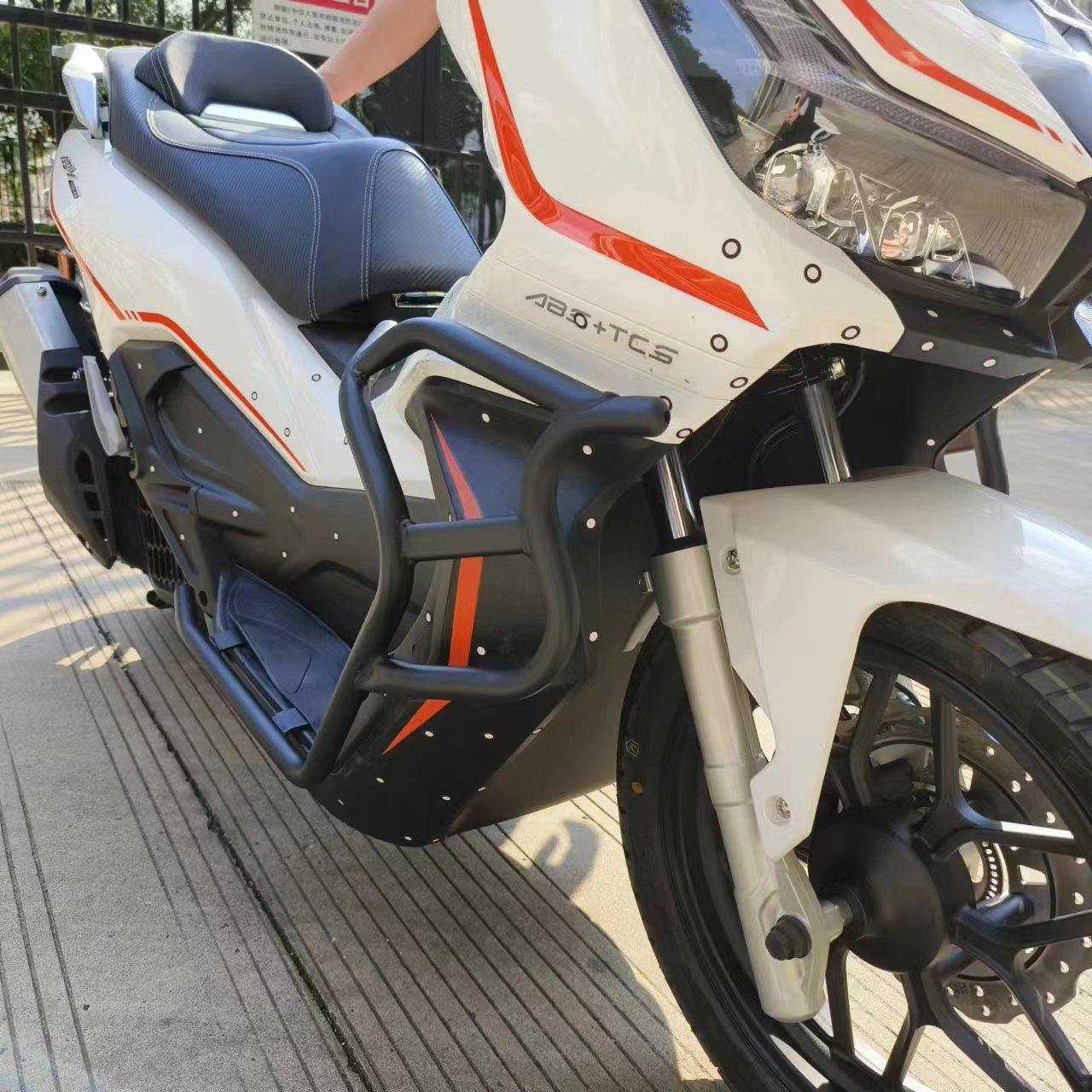 天鹰TT150保险杠护杠天鹰TT150