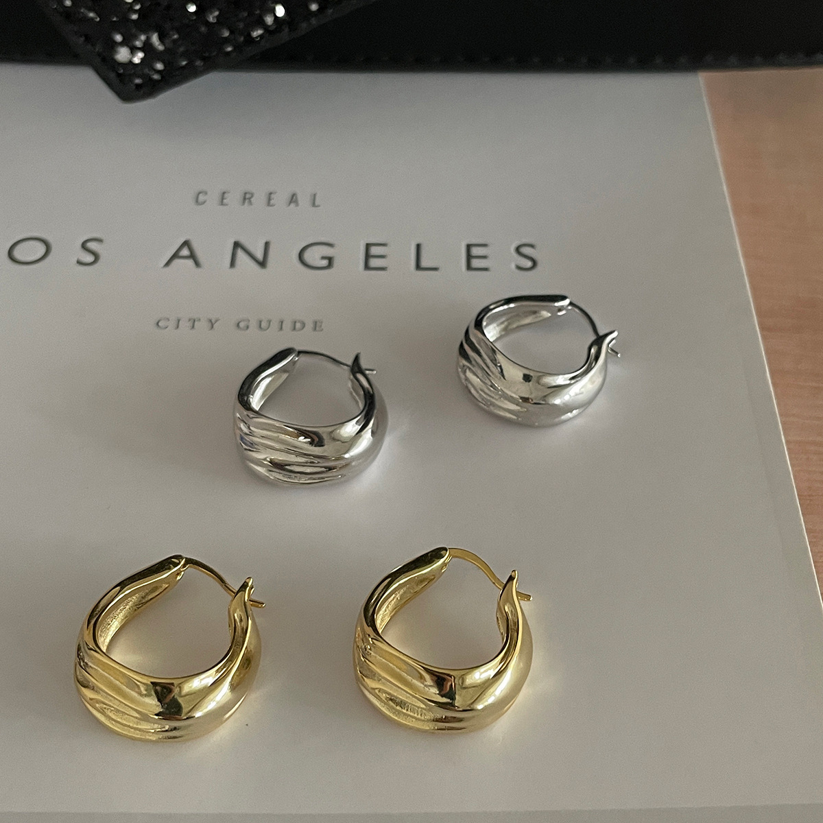 法式耳环女港风耳扣高级感褶皱耳饰小众简约ins时尚高档耳圈耳钉