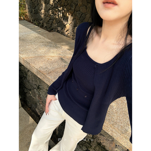 巴卜Studio 藏青色吊带麻花针织衫两件套女春季气质显白显瘦上衣