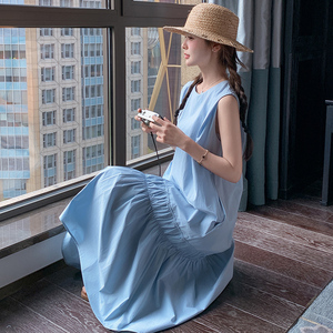 法式蓝色无袖背心连衣裙女夏2025新款独特别致绝美爆款氛围感长裙图片