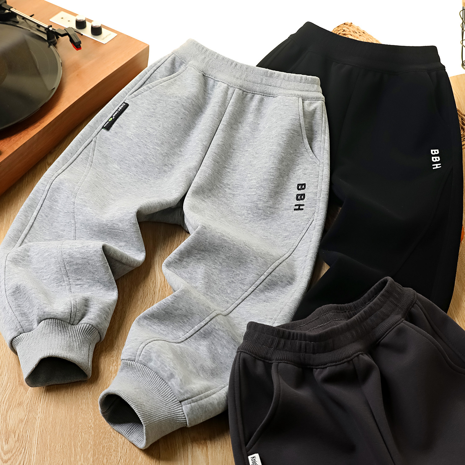 男童春秋百搭运动裤2026新款儿童刺绣洋气潮卫裤中大童宽松长裤子