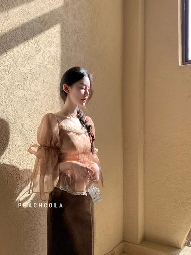 【清仓福利 限时7折】《落蝶》琉光衬衫上衣开叉丝绒半身裙女套装