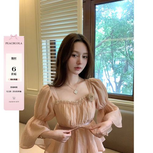 桃可了 微醺感 双层褶皱细带设计感舒适仙气方领上衣+短裙套装女