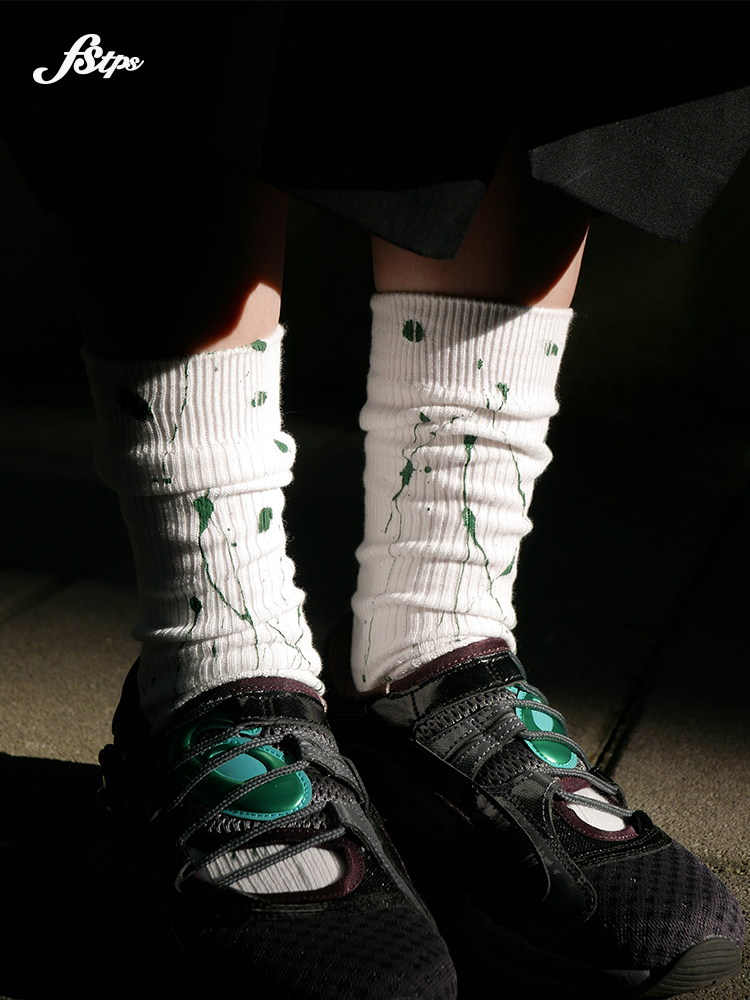 FSTPS春秋款ins潮百搭男女同款简约黑白中筒袜透气吸汗防臭配勃肯