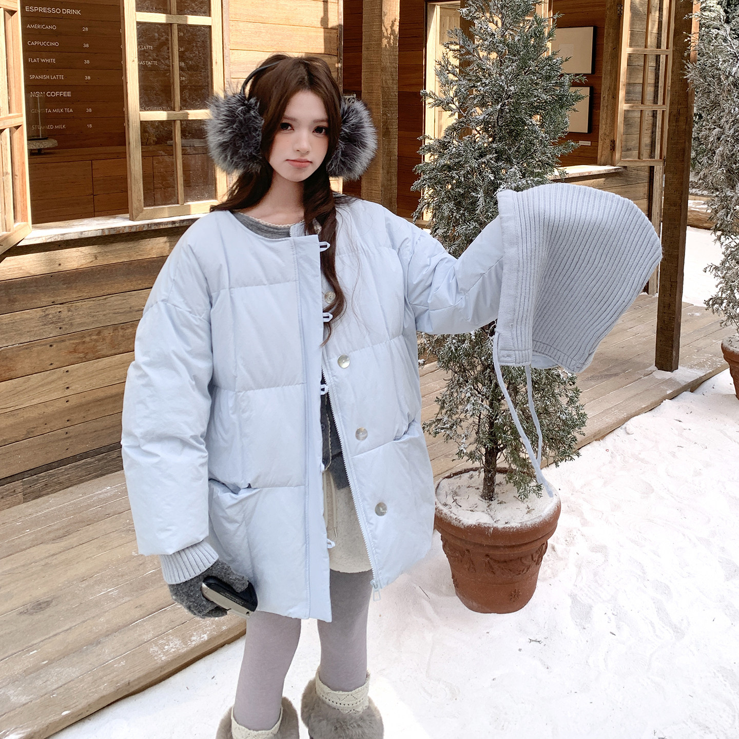 蓝色连帽短款羽绒服女2025新款韩系洋气时髦保暖宽松白鸭绒面包服图片