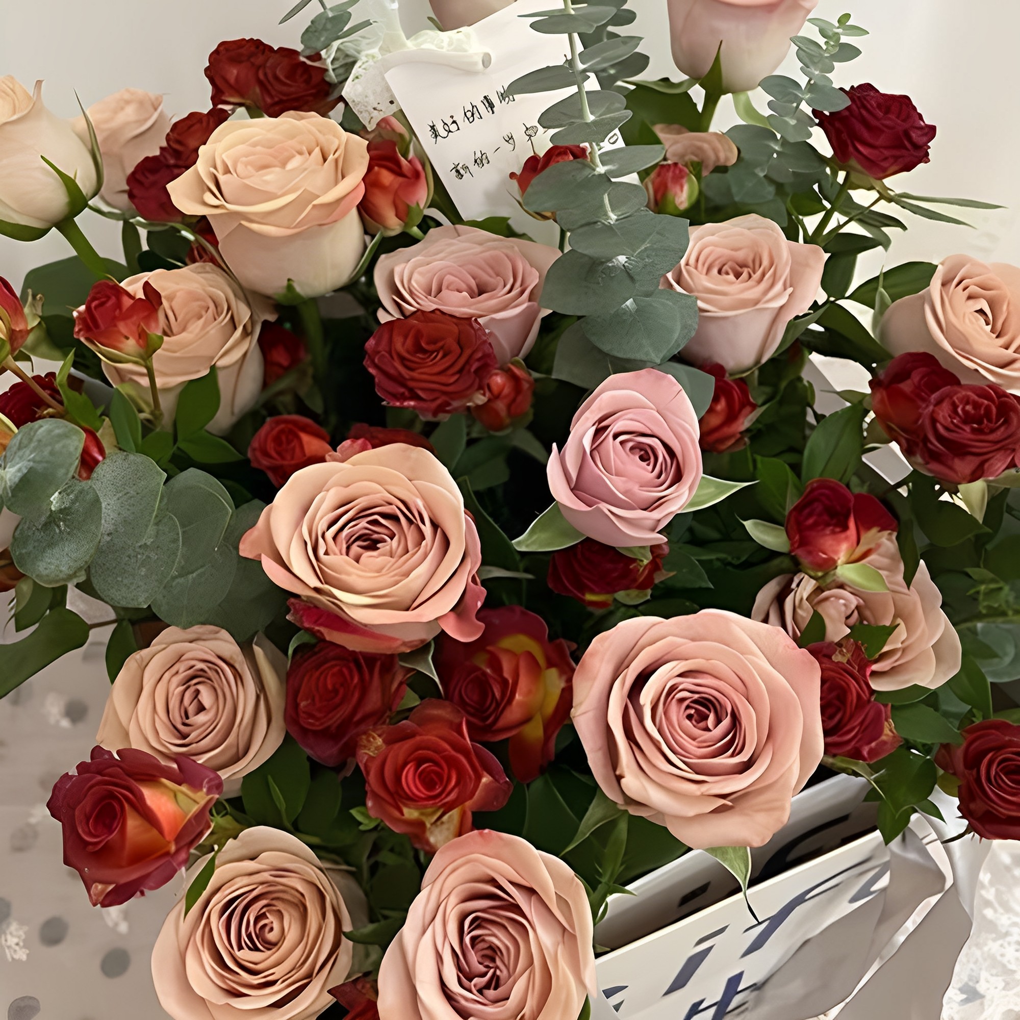 卡布奇诺巧克力玫瑰套餐组合花束云南昆明基地直发百合节日情人节