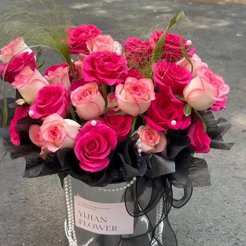 弗洛伊德艾莎玫瑰云南昆明基地发同城速递包邮鲜花家庭插花七夕节