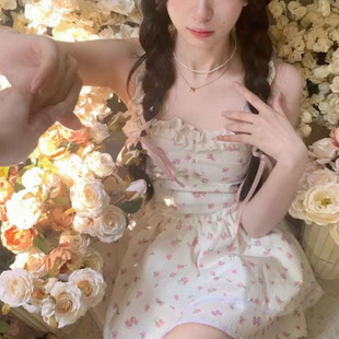 设计感木耳边甜美碎花裙双层 纯欲风少女感吊带连衣裙2025夏季