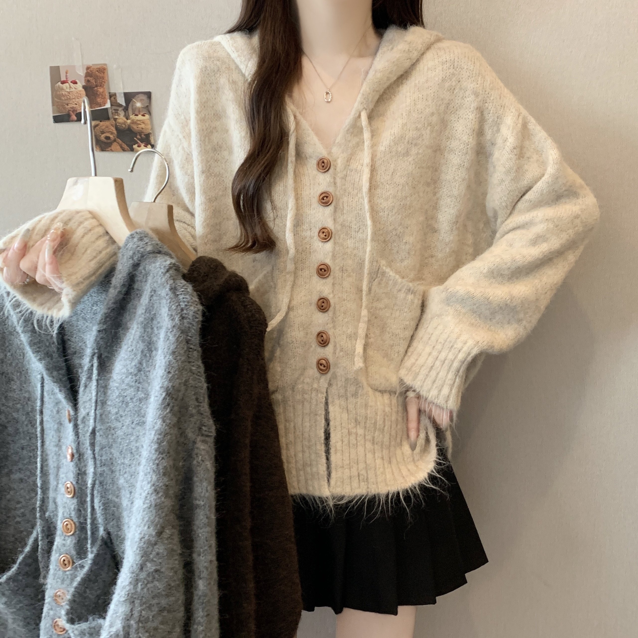 大码女装韩系休闲连帽毛衣25秋冬新款温柔风毛绒质感纽扣口袋上衣,女装/女士精品,大码内搭,淘宝优惠券,粉丝福利购,淘宝优惠卷