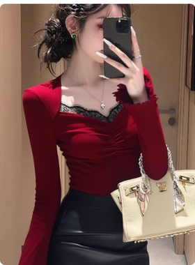 秋冬巨好看的轻熟上衣高级感小众不撞款独特别致红色蕾丝拼接T恤