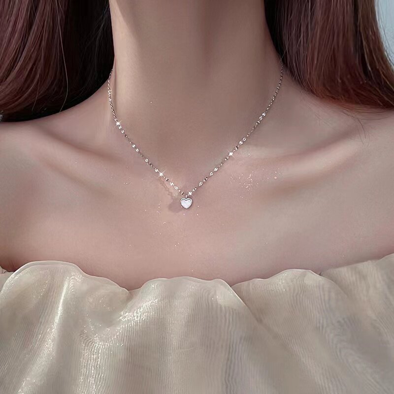 s925银白色贝母爱心项链冷淡风轻奢嘴唇链心形吊坠锁骨链女生新款