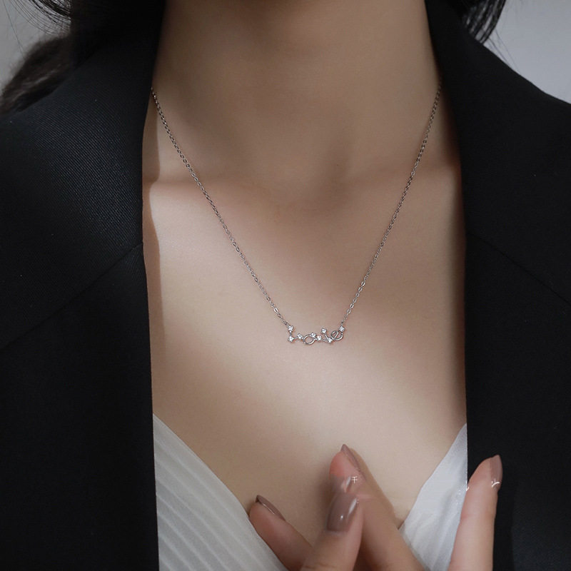 字母项链镶钻LOVE女轻奢小众设计