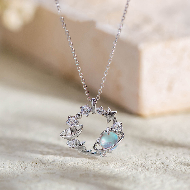 网红爆款恋恋星球蓝色琉璃石项链女百搭精致星球锁骨链吊坠