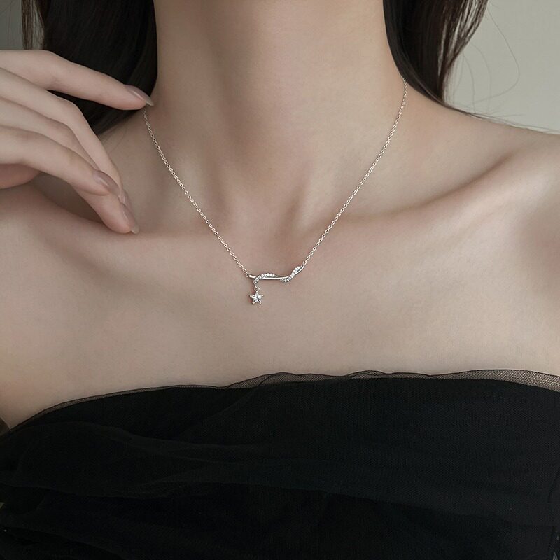 锆石项链女ins轻奢缠绕星锁骨链