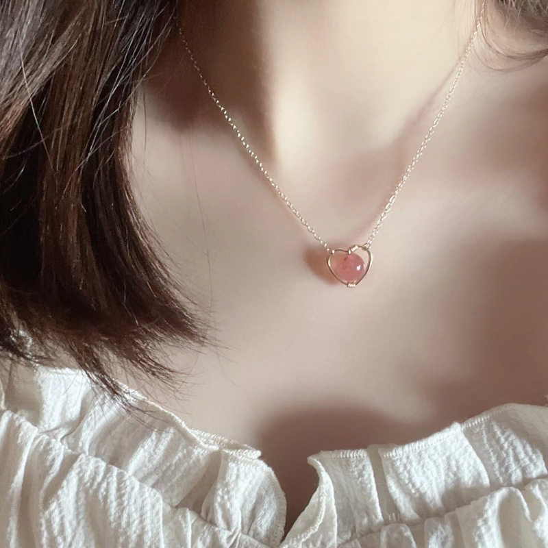 爱心草莓晶项链气质轻奢简约小众