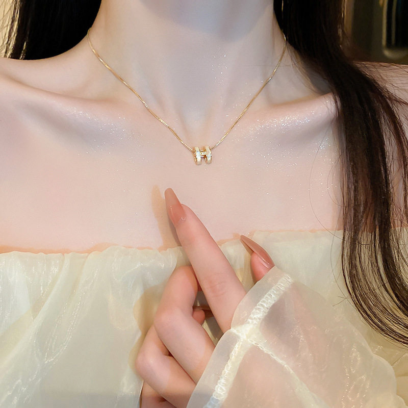 贝壳H字母项链女ins简约轻奢小众