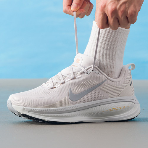 茵特丨NIKE耐克男鞋2026秋季Vomero18运动鞋网面缓震跑步鞋HM6803