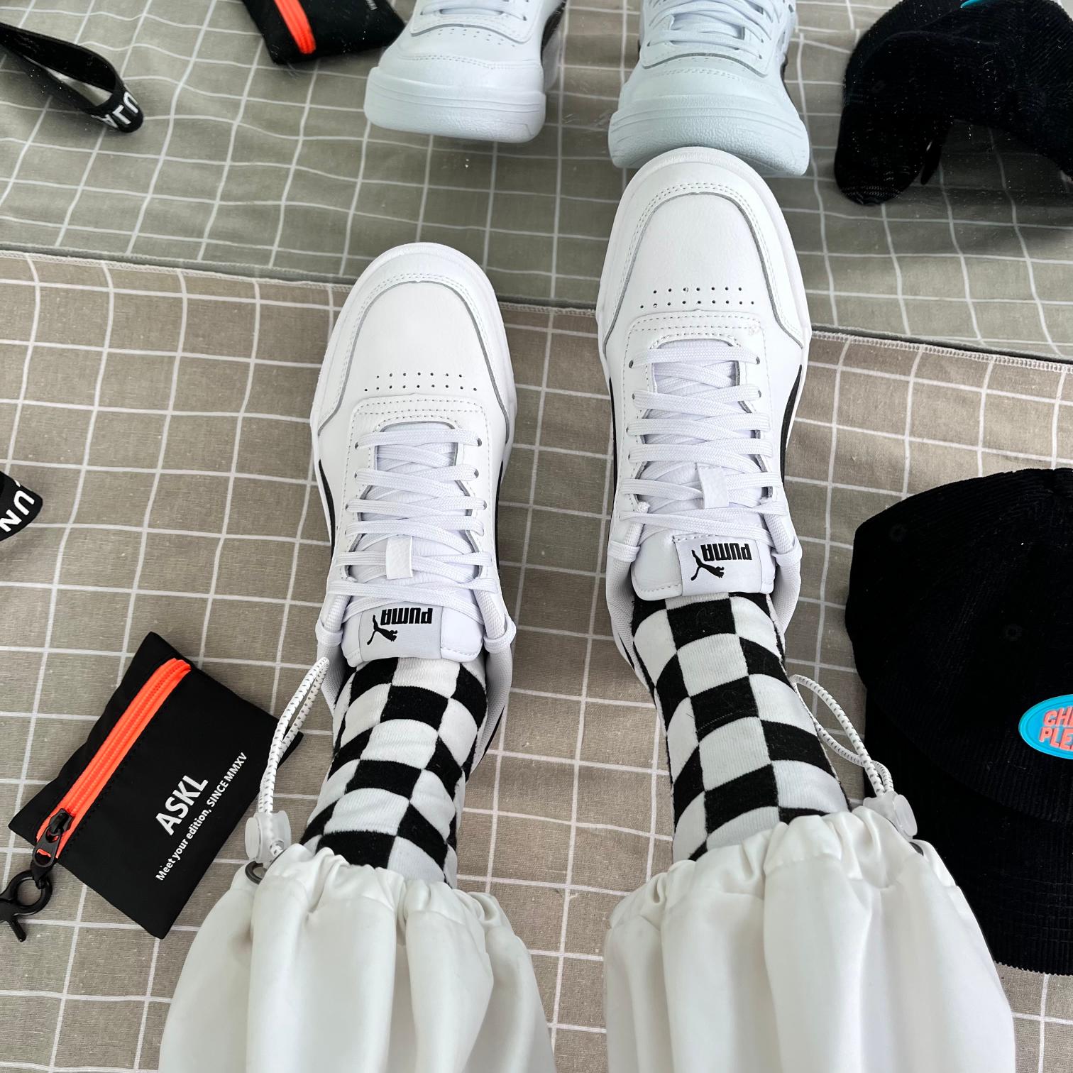 复古皮革鞋面；鞋头透气孔