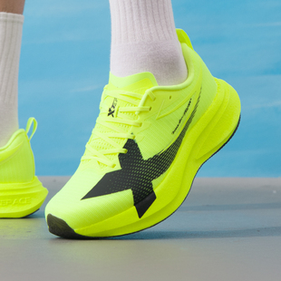 特步两千公里5代PRO跑步鞋男鞋2026春季新款减震运动鞋男体考跑鞋