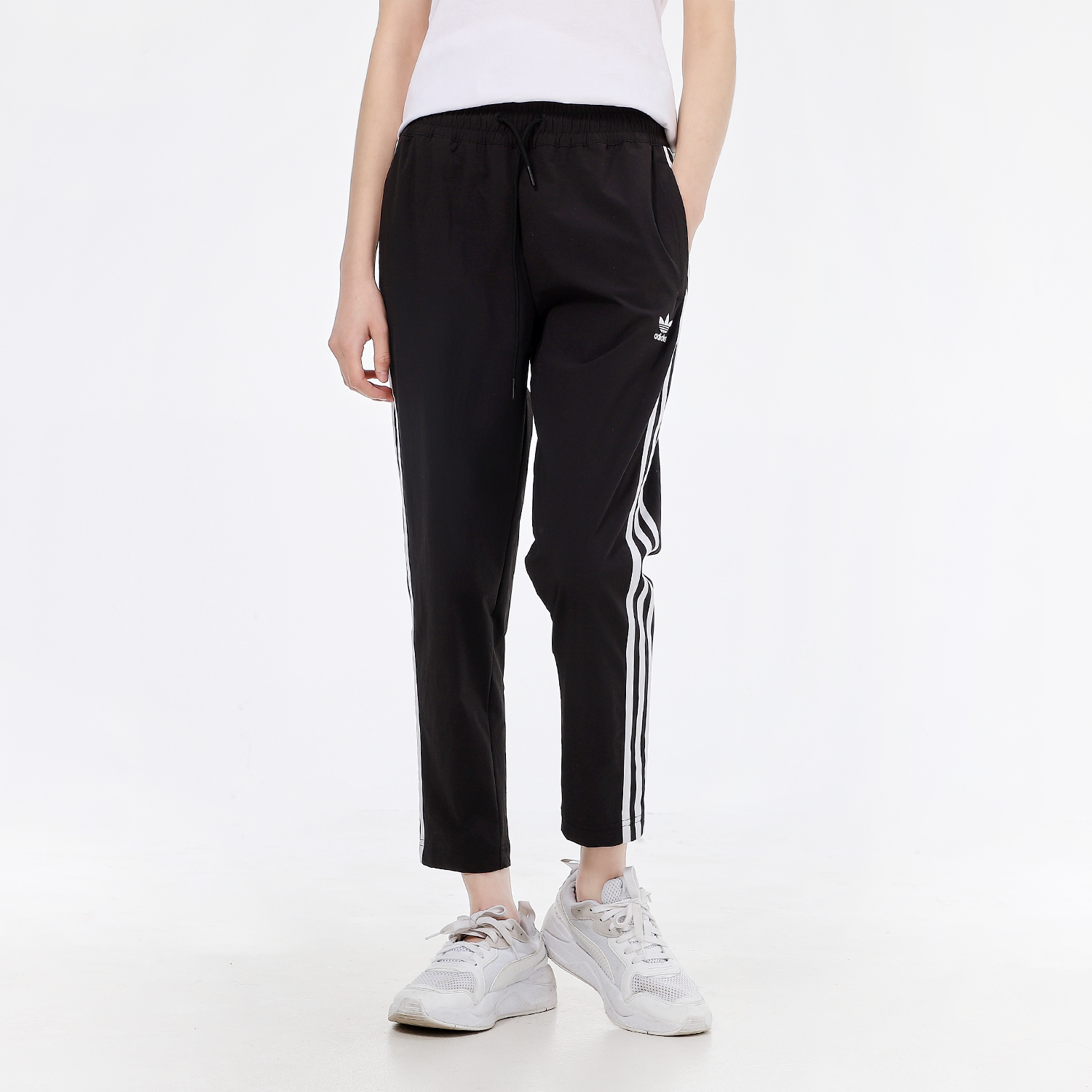Adidas/阿迪达斯三叶草女子经典三条纹运动休闲九分裤长裤 GK6169