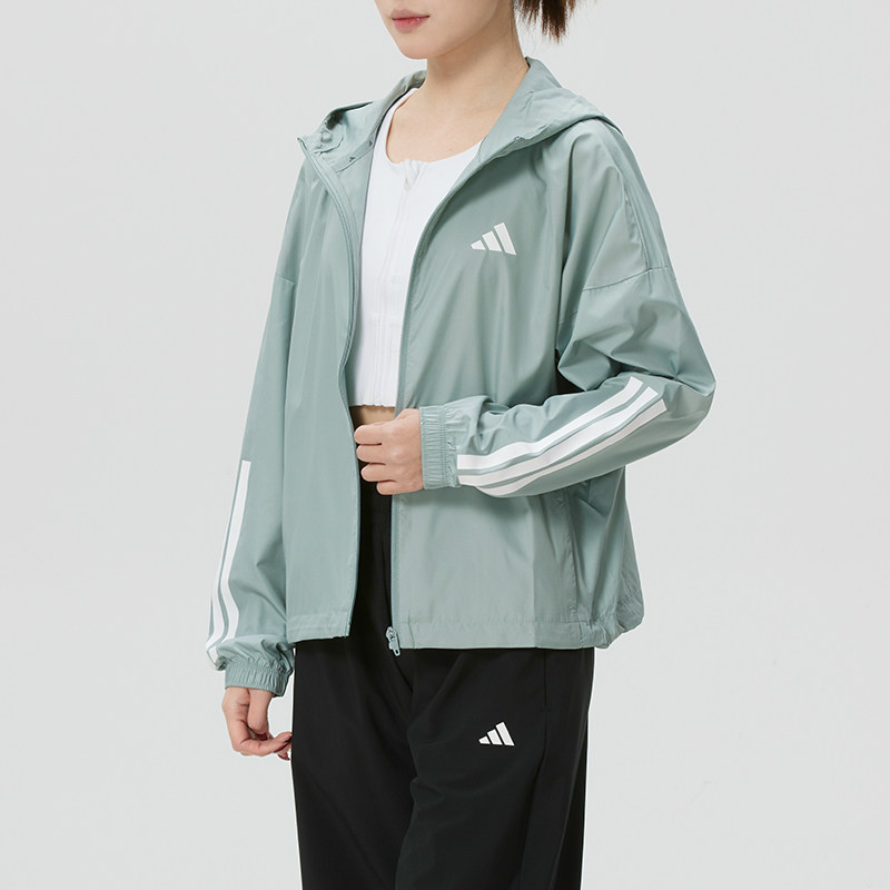 阿迪达斯外套女装春季新款连帽运动服薄款透气梭织休闲夹克KC7654