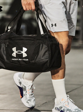 安德玛篮球包春季新款训练足球包运动健身包大容量斜挎包1369221