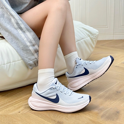 耐克正品跑步鞋女鞋REVOLUTION8