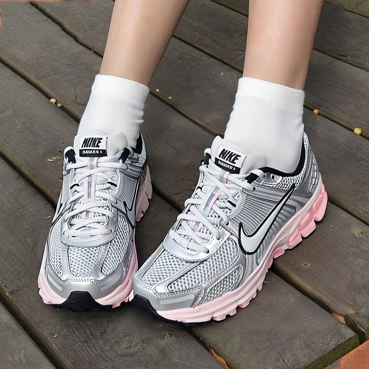 茵特丨NIKE耐克正品女鞋ZOOM VOMERO 5 2026新款运动休闲鞋老爹鞋