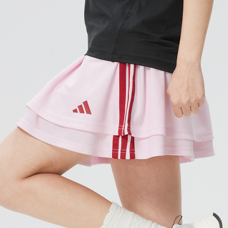阿迪达斯粉色半身裙女2026春季新款运动裙子女士休闲a字裙KB6099
