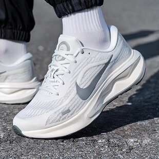NIKE耐克男鞋26春季新款运动鞋子缓震跑鞋网面透气跑步鞋男FN0228