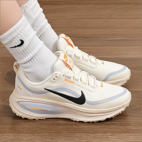 茵特丨NIKE耐克女鞋VOMERO 18 GTX舒适运动训练跑步鞋HQ7002-100