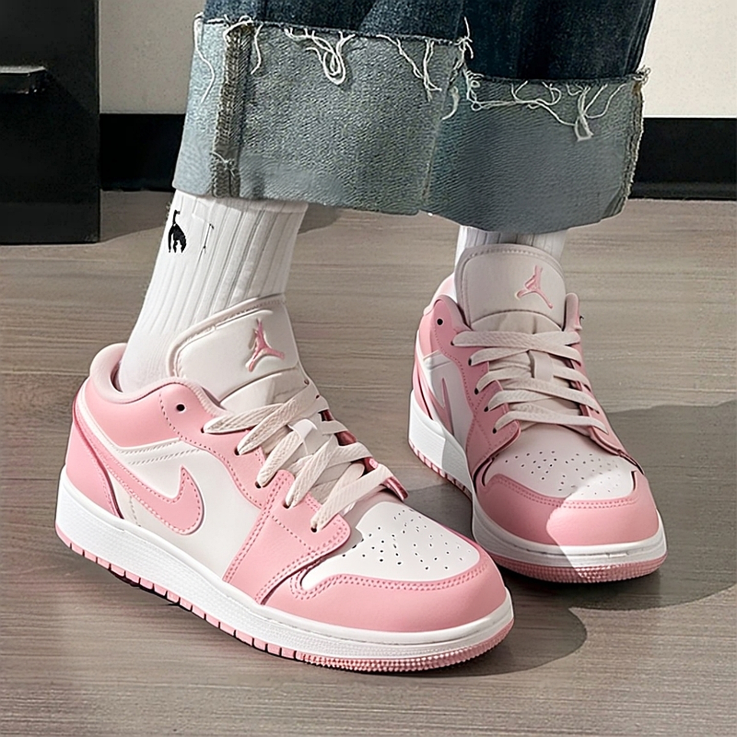 耐克女鞋童鞋AirJordan1Low AJ1粉白草莓熊复古皮革篮球鞋553560