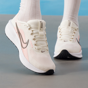 耐克（NIKE）女鞋 夏季新款网面运动鞋健身训练缓震舒适透气休闲