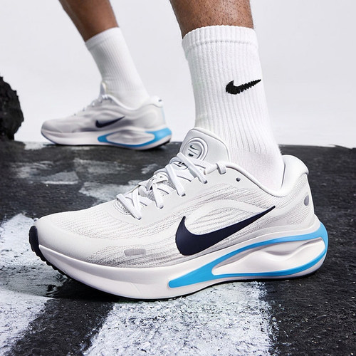 茵特丨NIKE耐克正品男鞋新款运动鞋子网面休闲鞋轻便跑步鞋FN0228