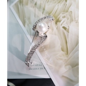 Tiaclasse温柔气质简约甜美漩涡珍珠胸针