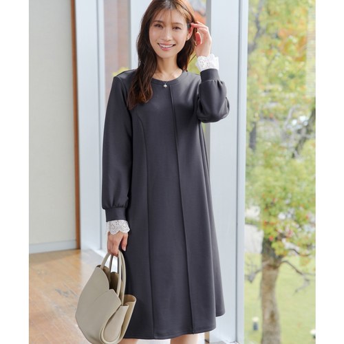 Tiaclasse适宜温柔清新棉质蕾丝拼接剪裁针织连衣裙女ONWARD