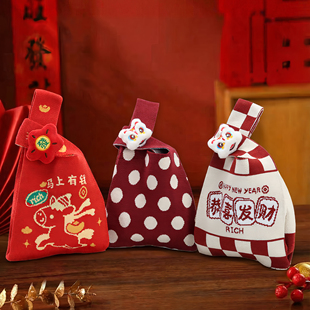 2026新年针织包礼物袋礼品包装卡通手提包编织手腕包马年伴手礼袋